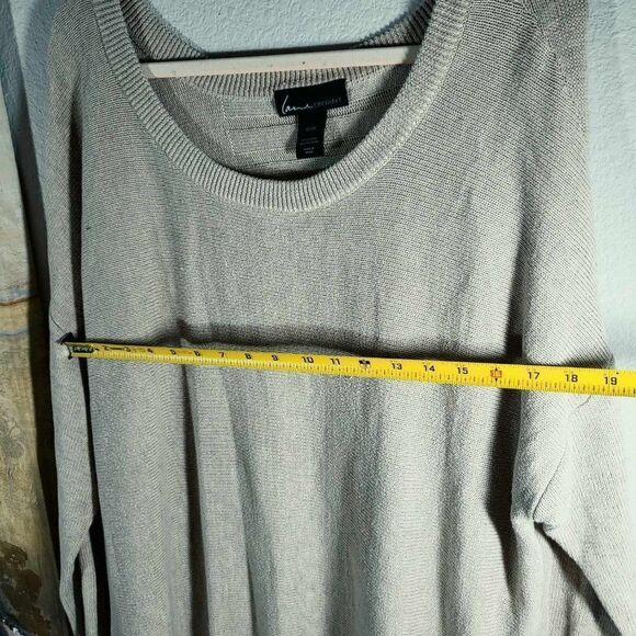 Used: Good Condition Lane Bryant Sweater. Size 24 - Picture 3 of 12